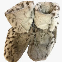 Load image into Gallery viewer, Luxury Therapeutics Heatable Luxury Spa Booties