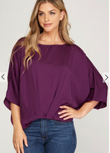 Load image into Gallery viewer, Plum Woven Pleated 3/4 Sleeve Top