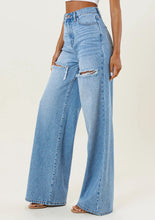 Load image into Gallery viewer, Kehlani Wide Leg Jeans
