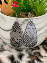 Load image into Gallery viewer, Long Teardrop Dangle Earrings